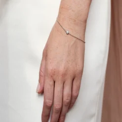 Abrazi Dainty Armband Zilver -Exporteren Pracht Trouw Winkel c096feb1494291123c7dc75b17f1d233081d7dd3